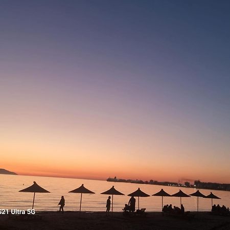 Seaside Apartment فلورا المظهر الخارجي الصورة