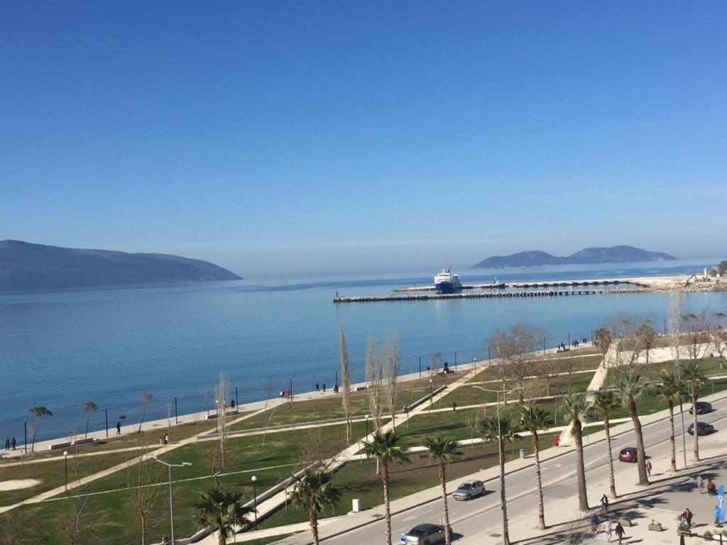 Seaside Apartment فلورا المظهر الخارجي الصورة